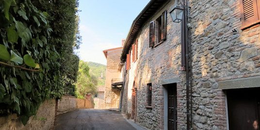 Spacious house with garden and grotto