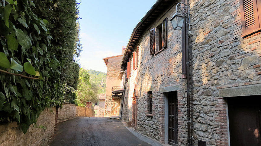 Spacious house with garden and grotto